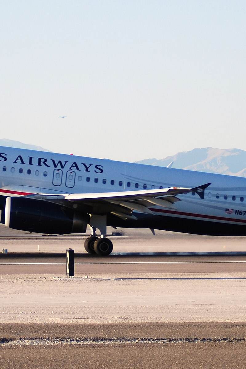 N675AW - Twin-engine aircraft