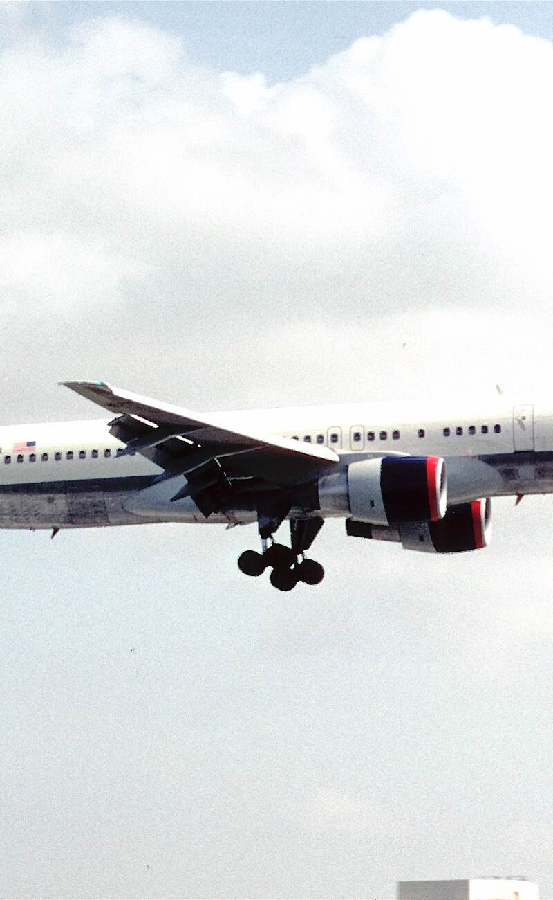 N675DL - Twin-engine aircraft