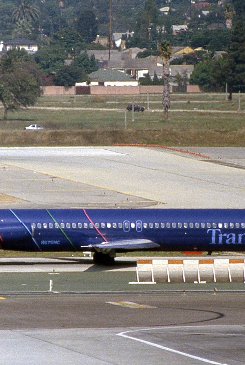 N675MC - Twin-engine aircraft
