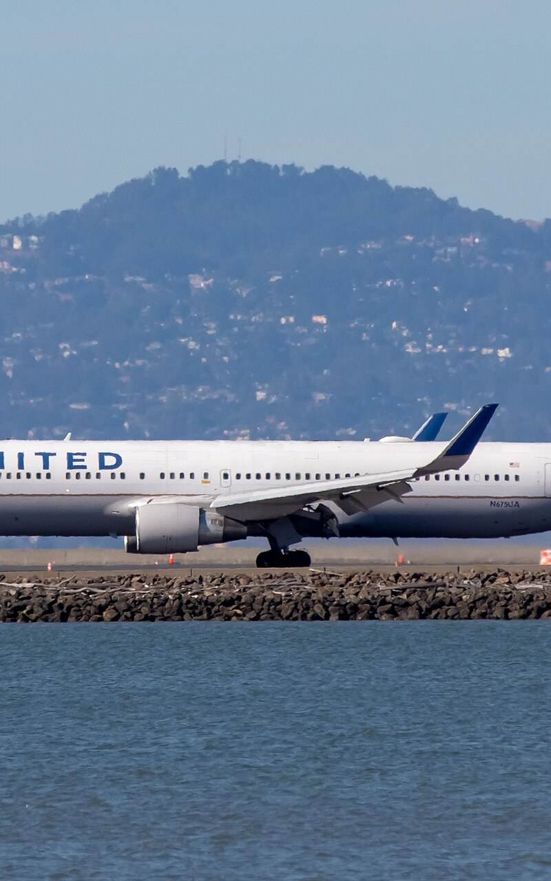 N675UA - Boeing