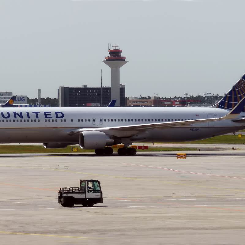 N675UA - Boeing