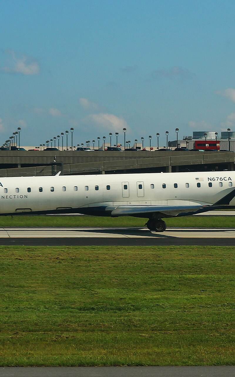 N676CA - Aircraft