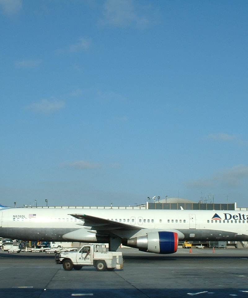 N676DL - Boeing
