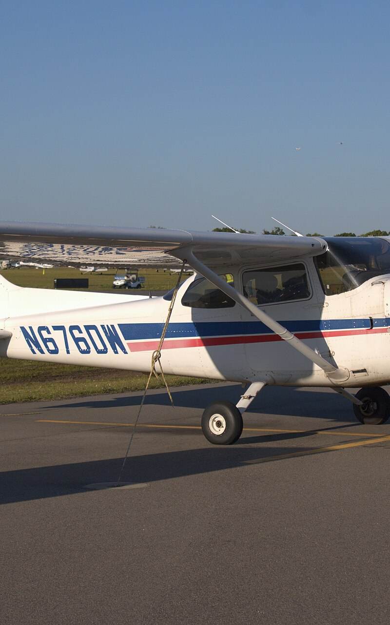 N676DW - Cessna