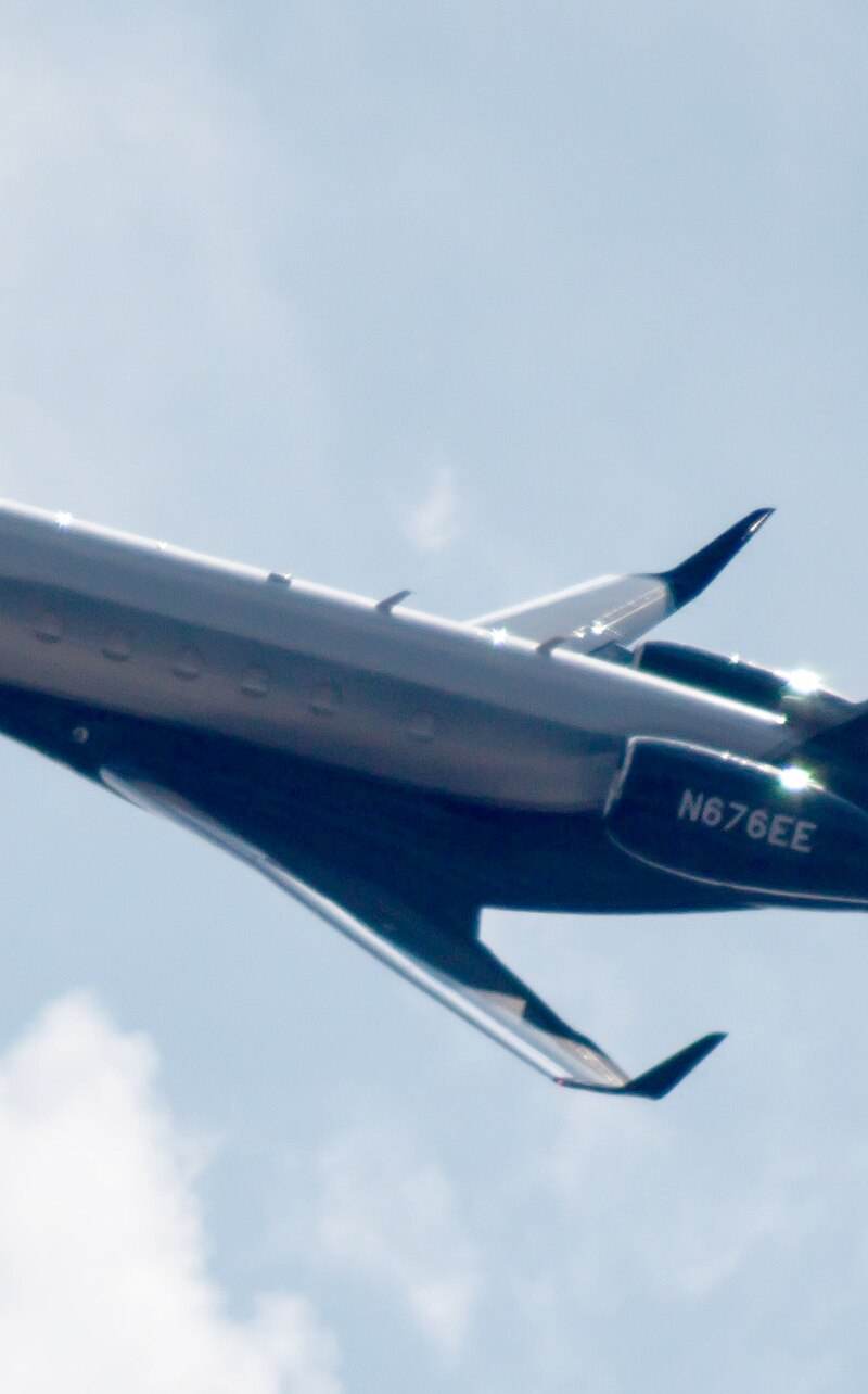 N676EE - Business jet