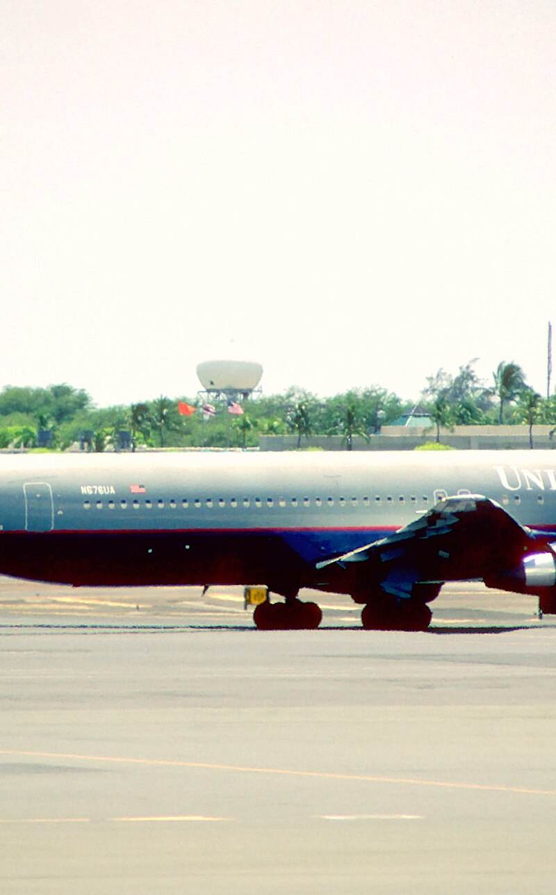 N676UA - Boeing
