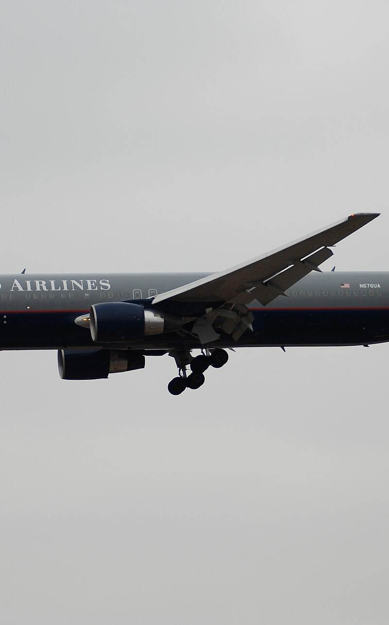N676UA - Boeing