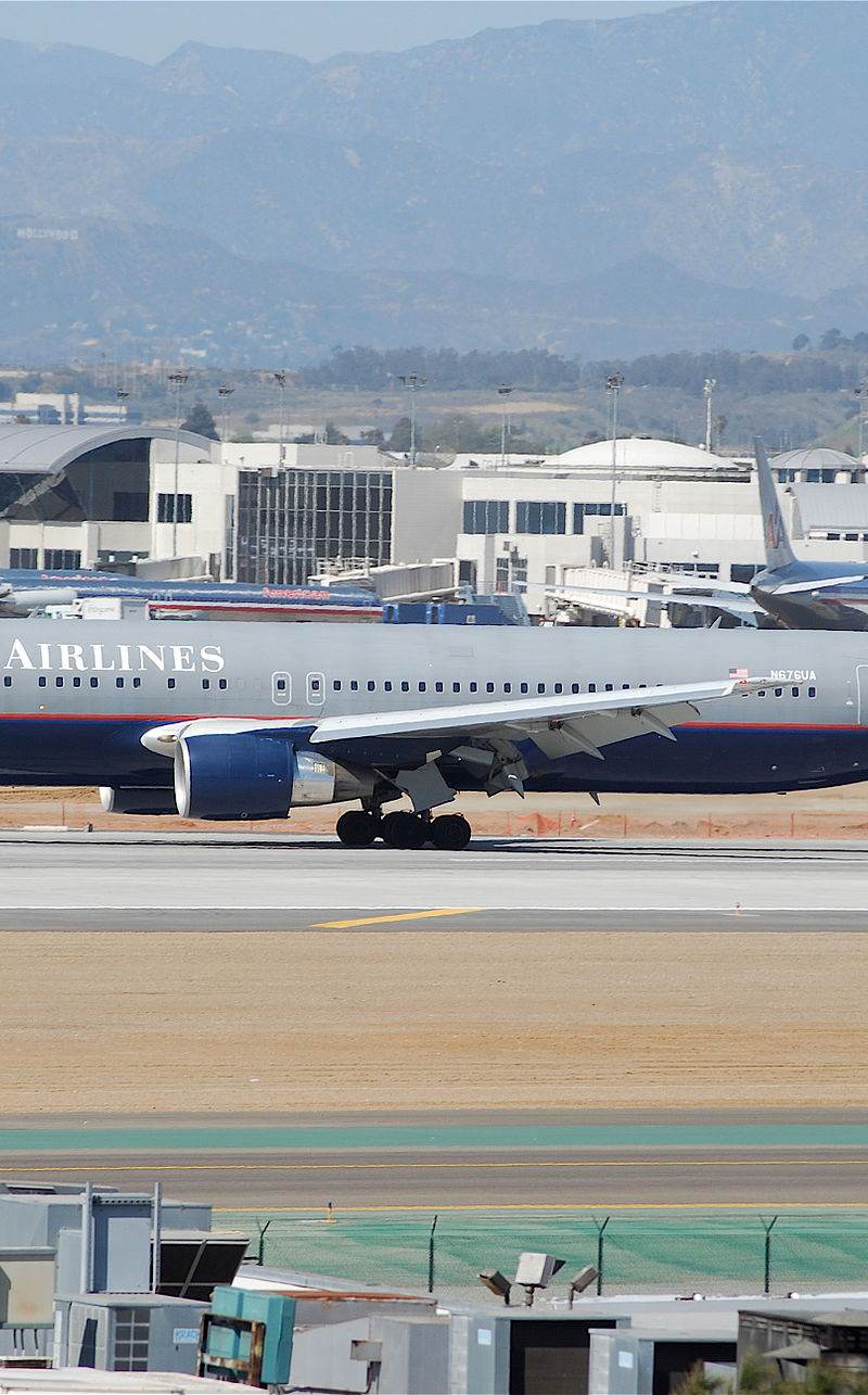 N676UA - Boeing