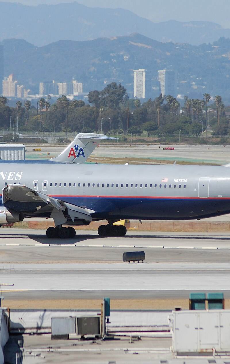 N676UA - Boeing