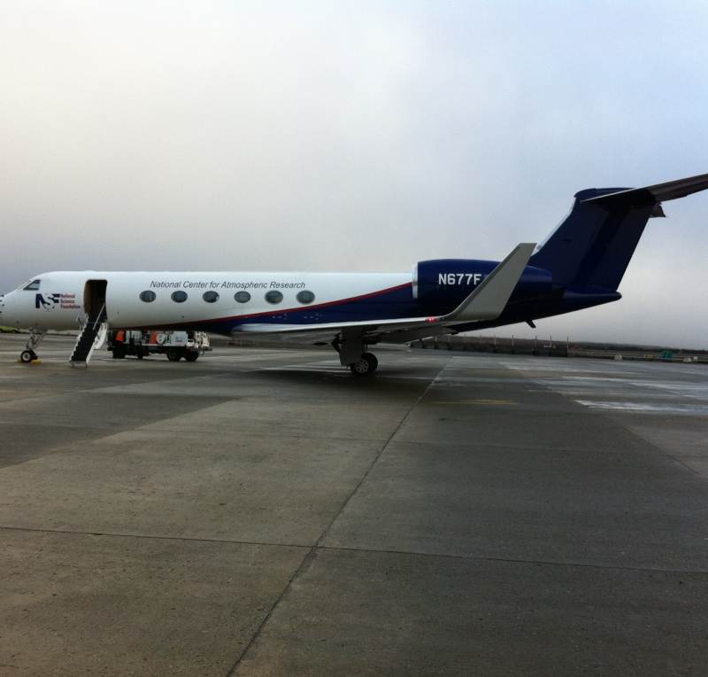 N677F - Business jet