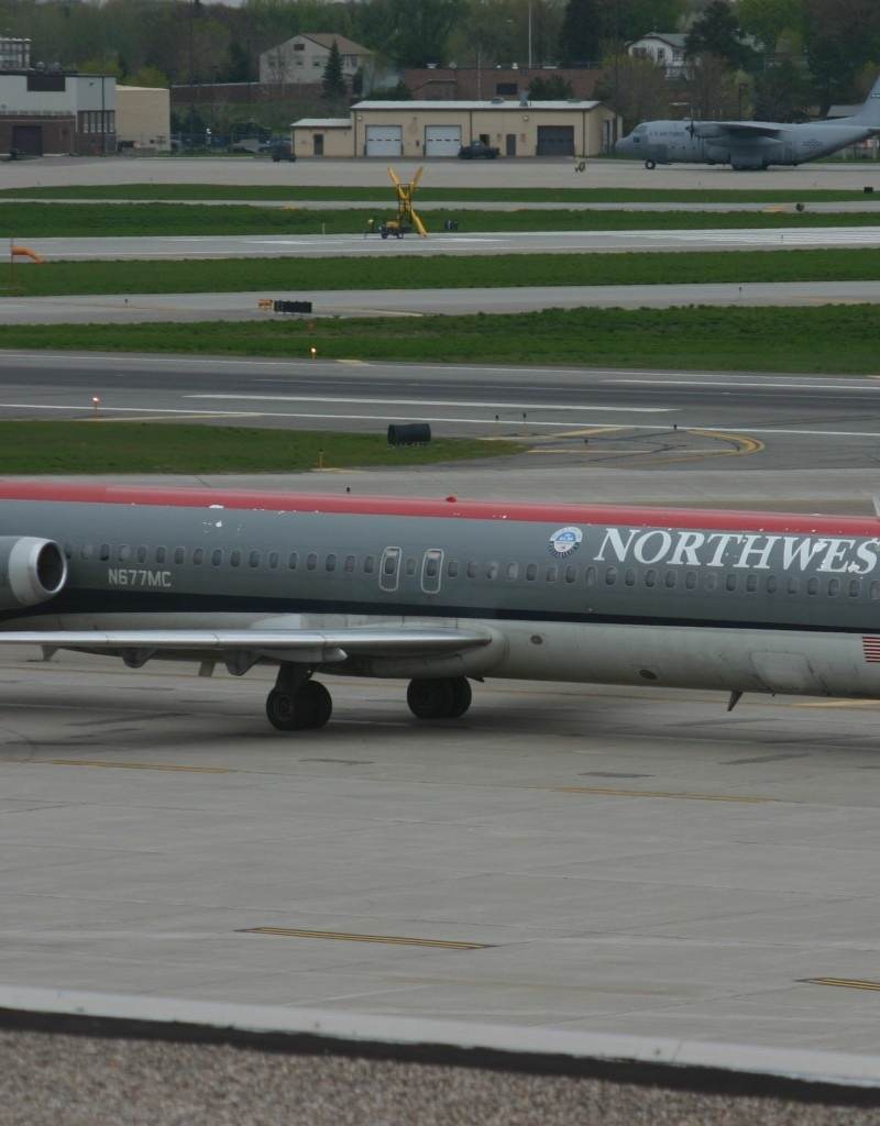 N677MC - Aircraft