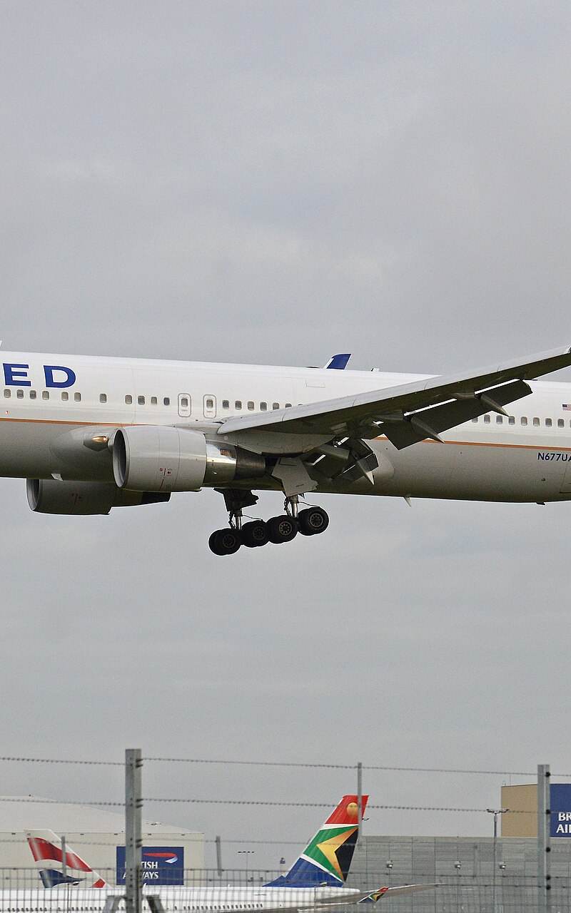 N677UA - Boeing