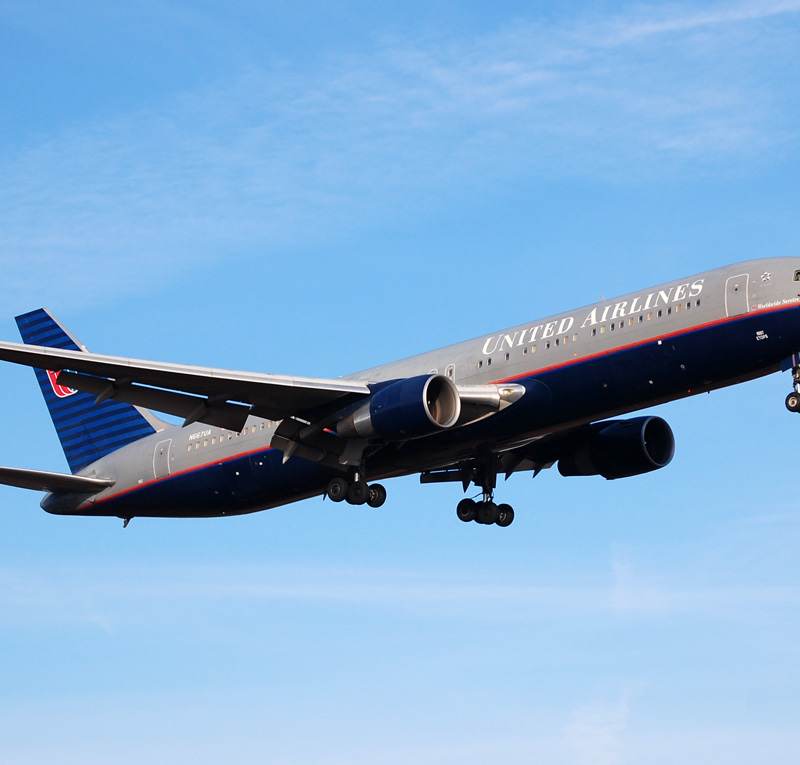 N677UA - Boeing