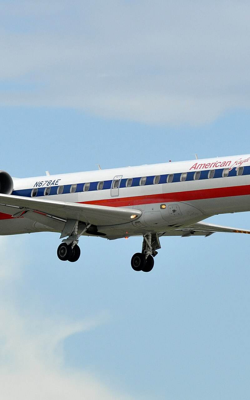 N678AE - Embraer