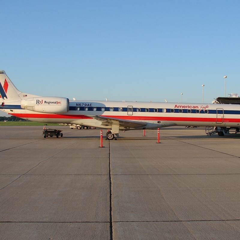N679AE - Twin-engine aircraft