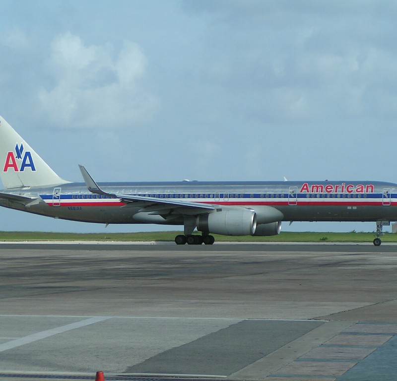 N681AA - Boeing