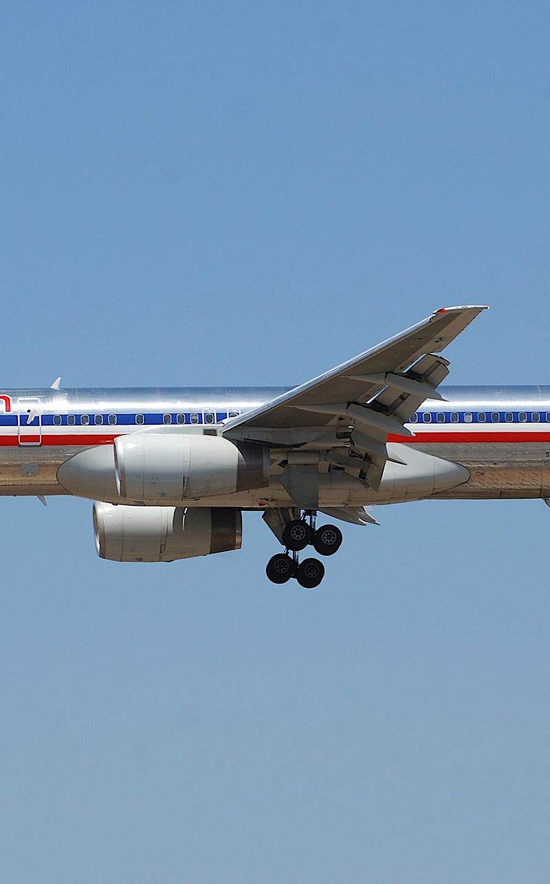 N682AA - Boeing