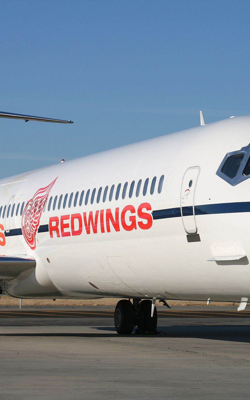 N682RW - Twin-engine aircraft