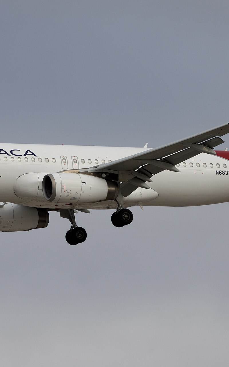 N683TA - Twin-engine aircraft