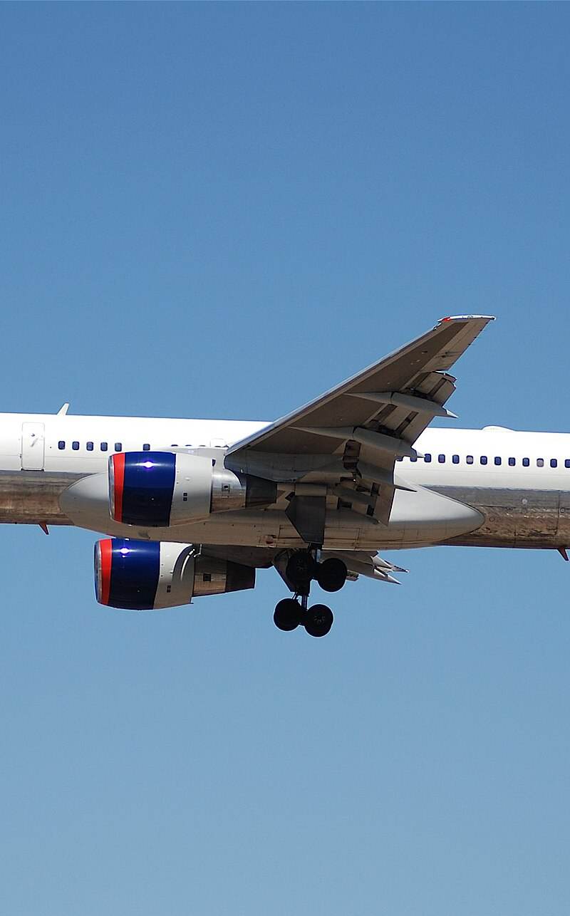 N685DA - Twin-engine aircraft