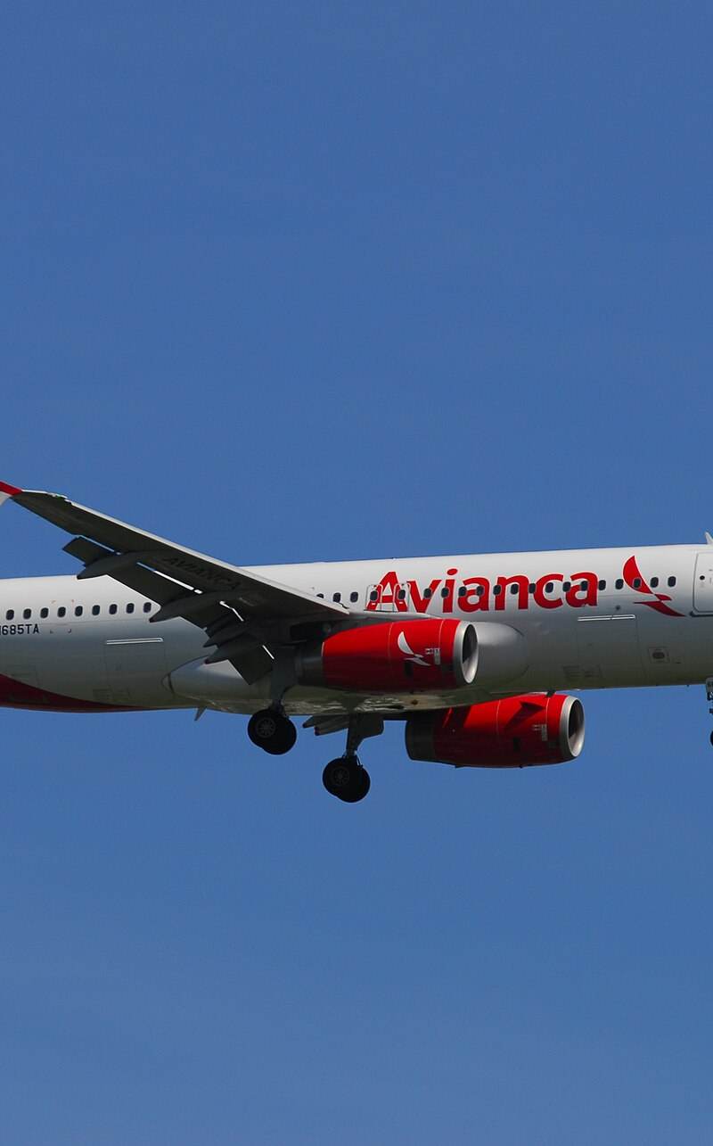 N685TA - Twin-engine aircraft