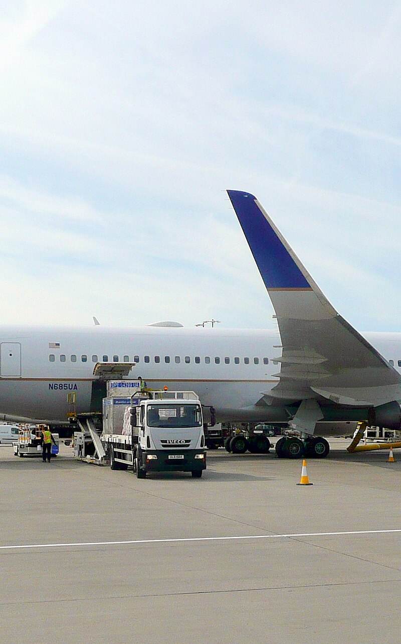N685UA - Boeing