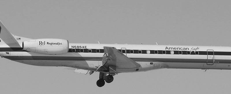 N686AE - Embraer