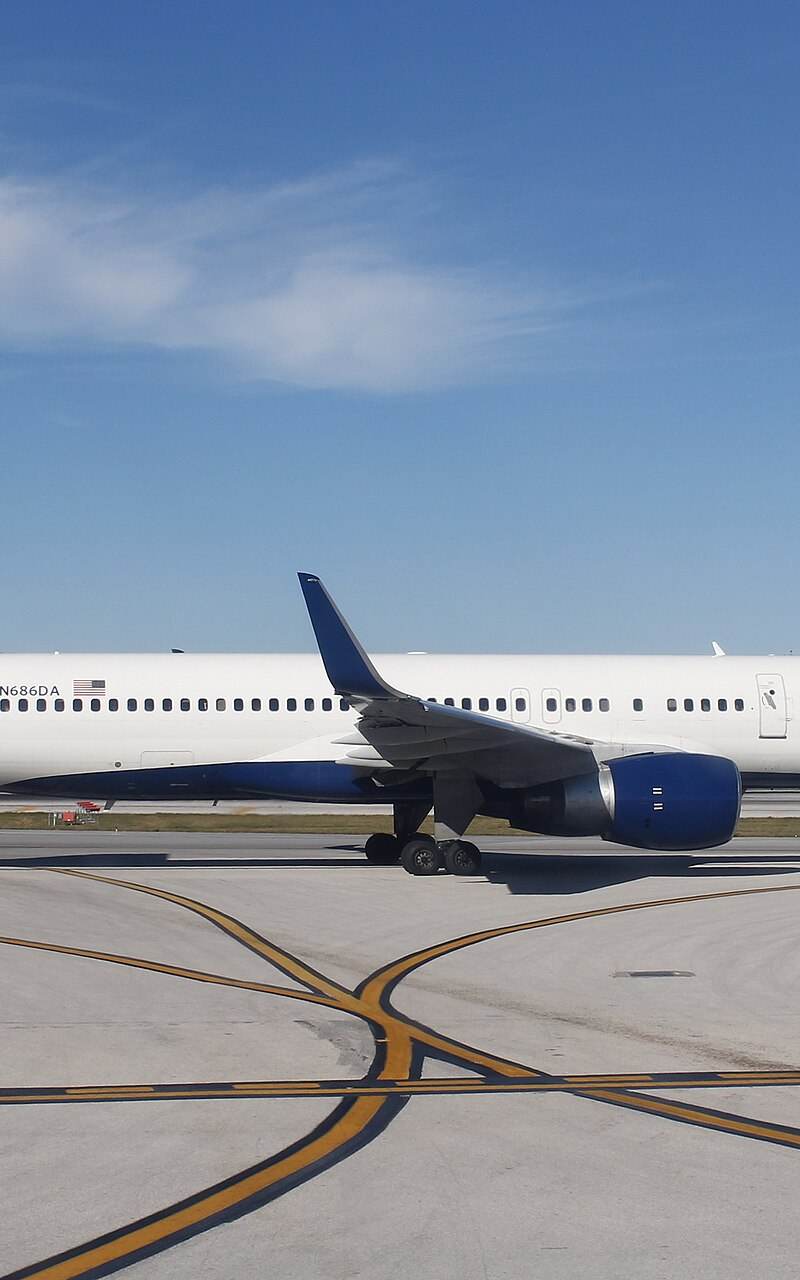 N686DA - Twin-engine aircraft