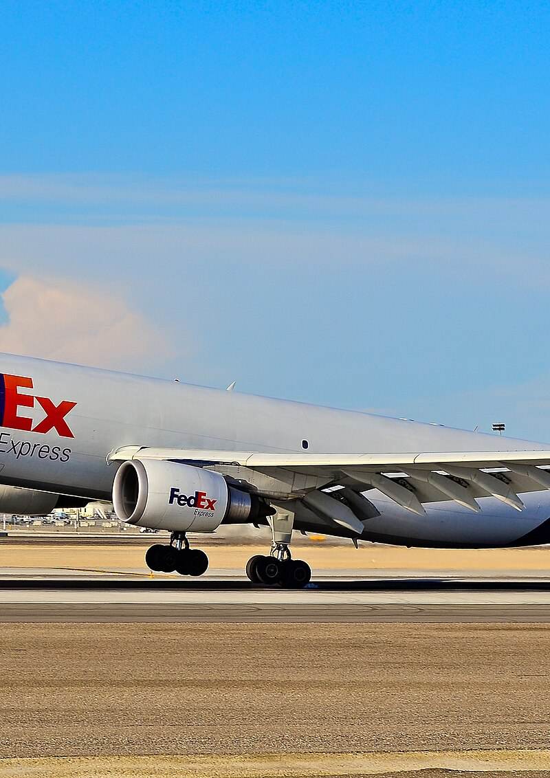 N687FE - Twin-engine aircraft