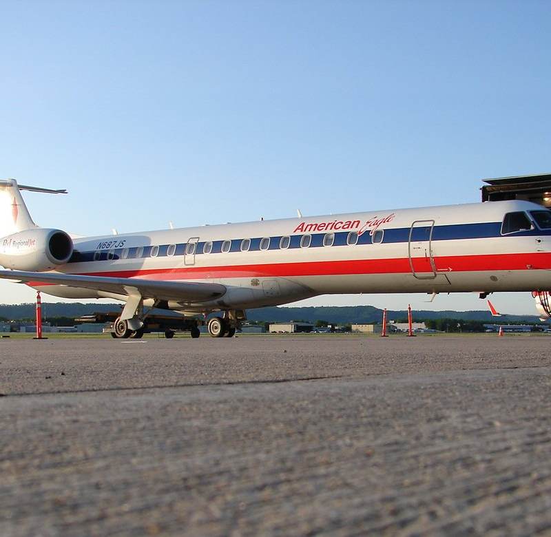 N687JS - Embraer