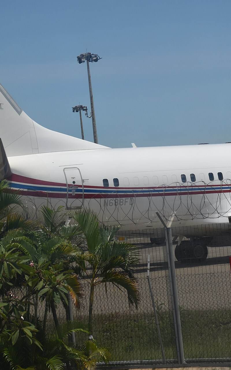 N688FD - Twin-engine aircraft