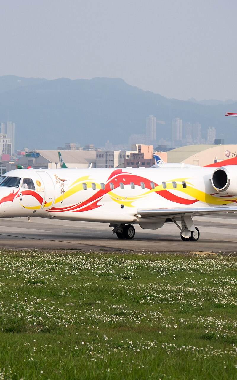 N688JC - Embraer