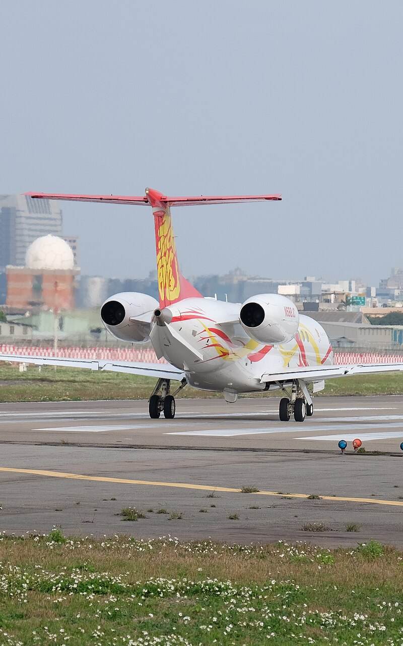 N688JC - Twin-engine aircraft