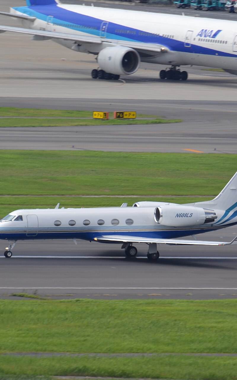 N688LS - Business jet