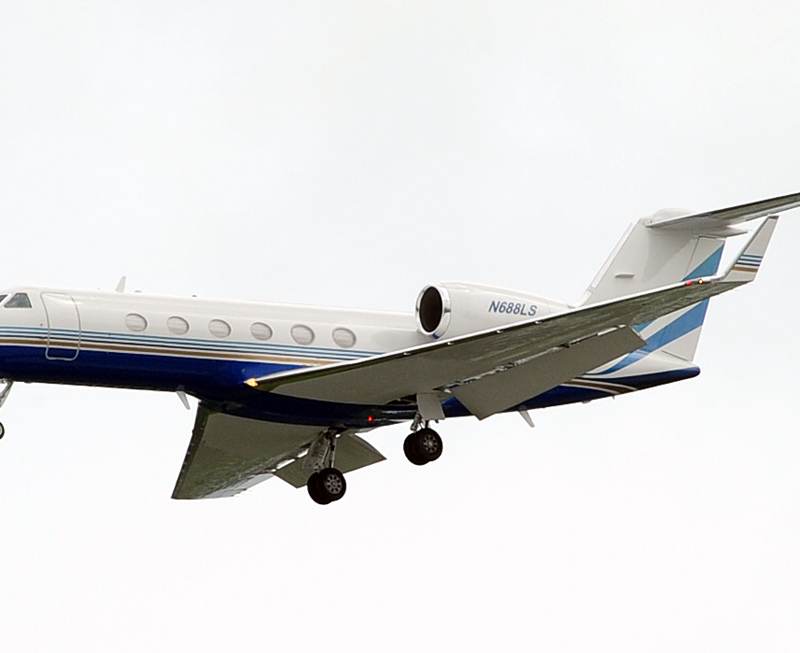N688LS - Business jet