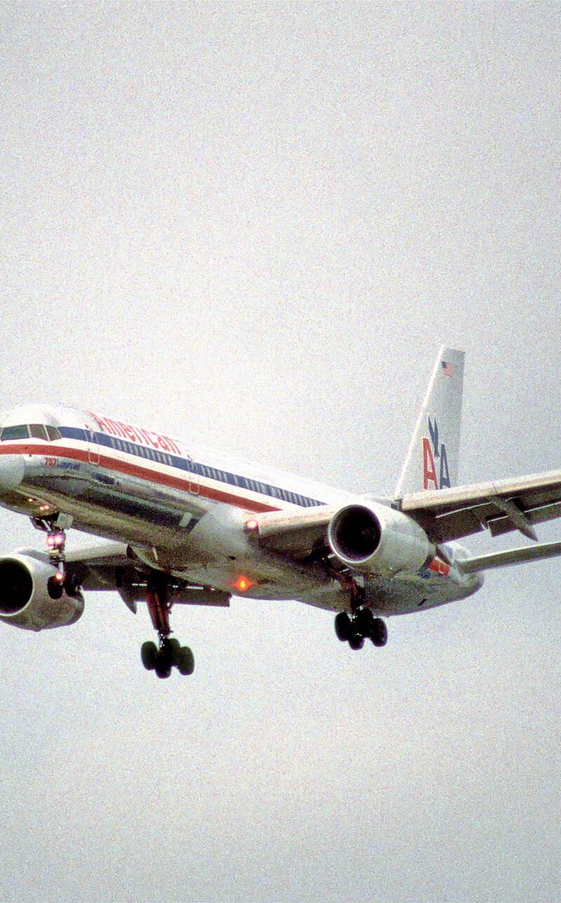 N689AA - Boeing