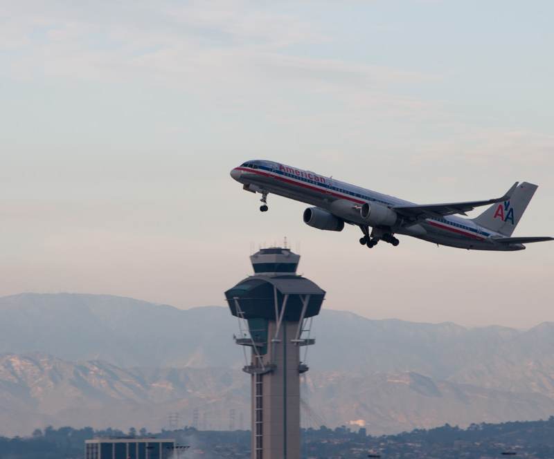 N689AA - Boeing