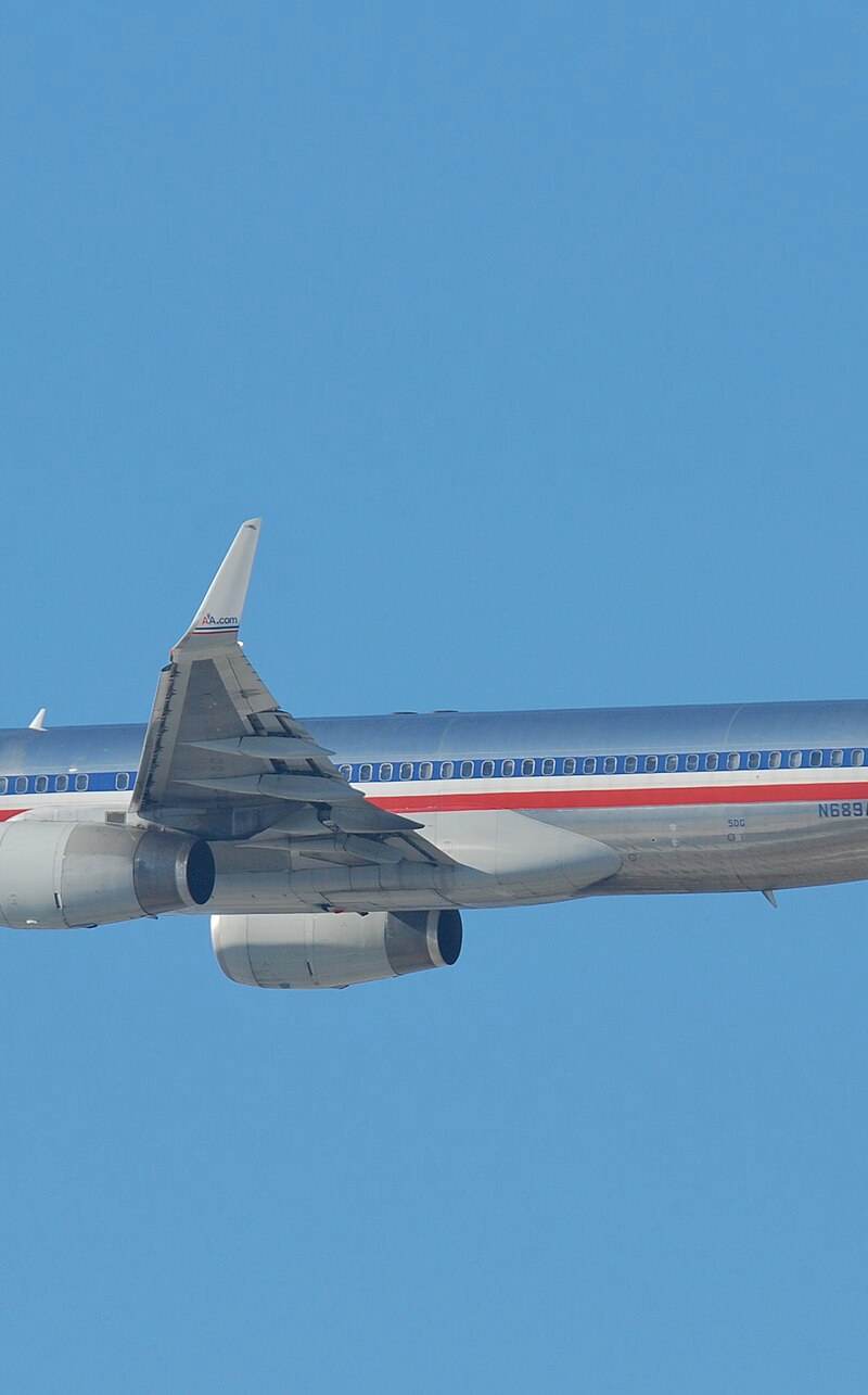 N689AA - Boeing