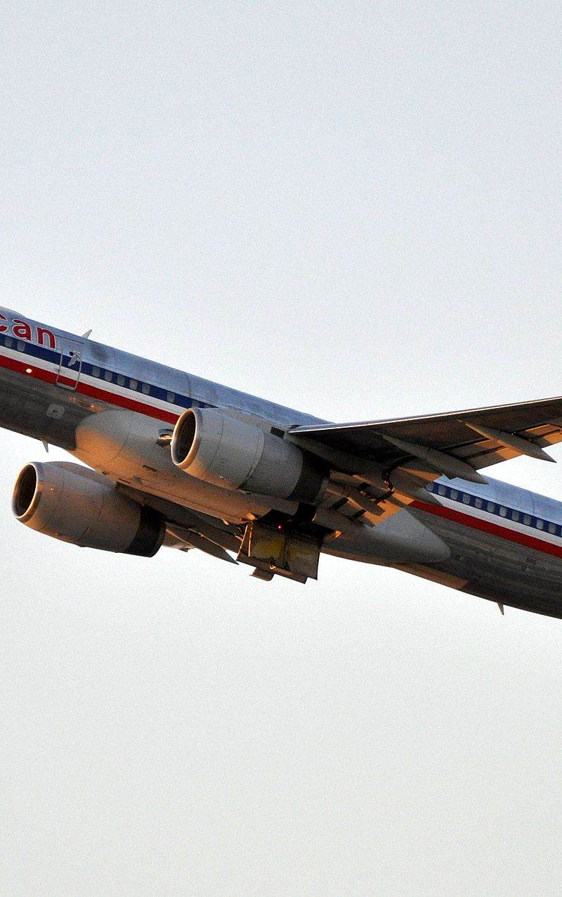 N689AA - Boeing