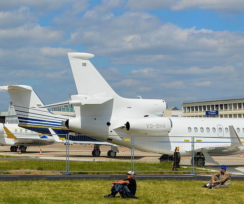 N689WM - Business jet