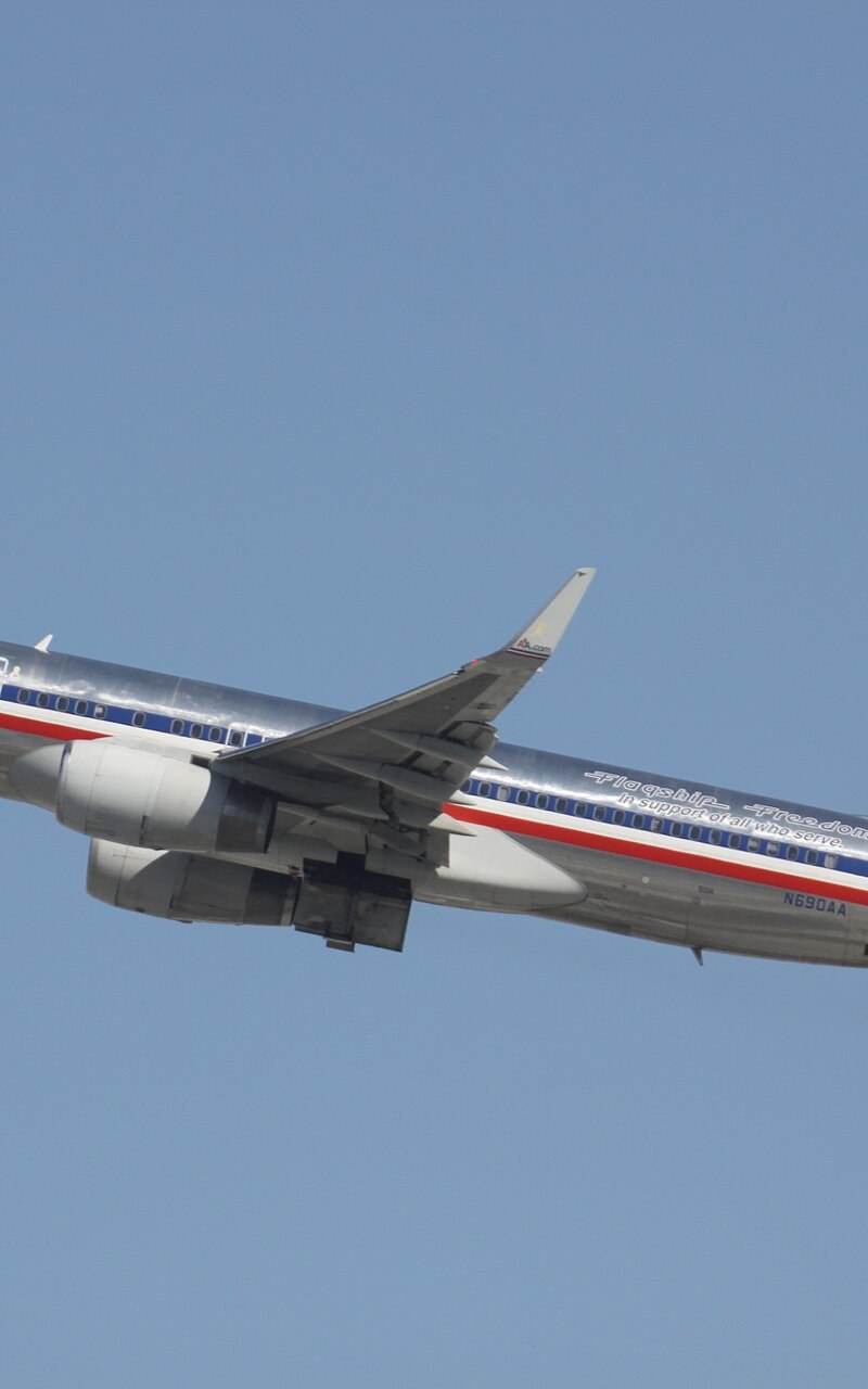 N690AA - Boeing