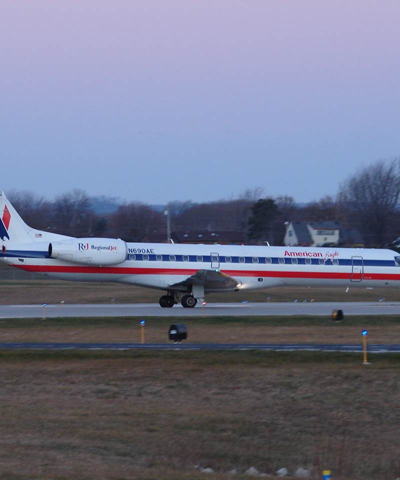 N690AE - Embraer