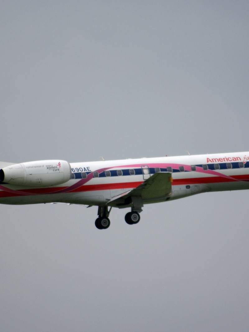 N690AE - Embraer