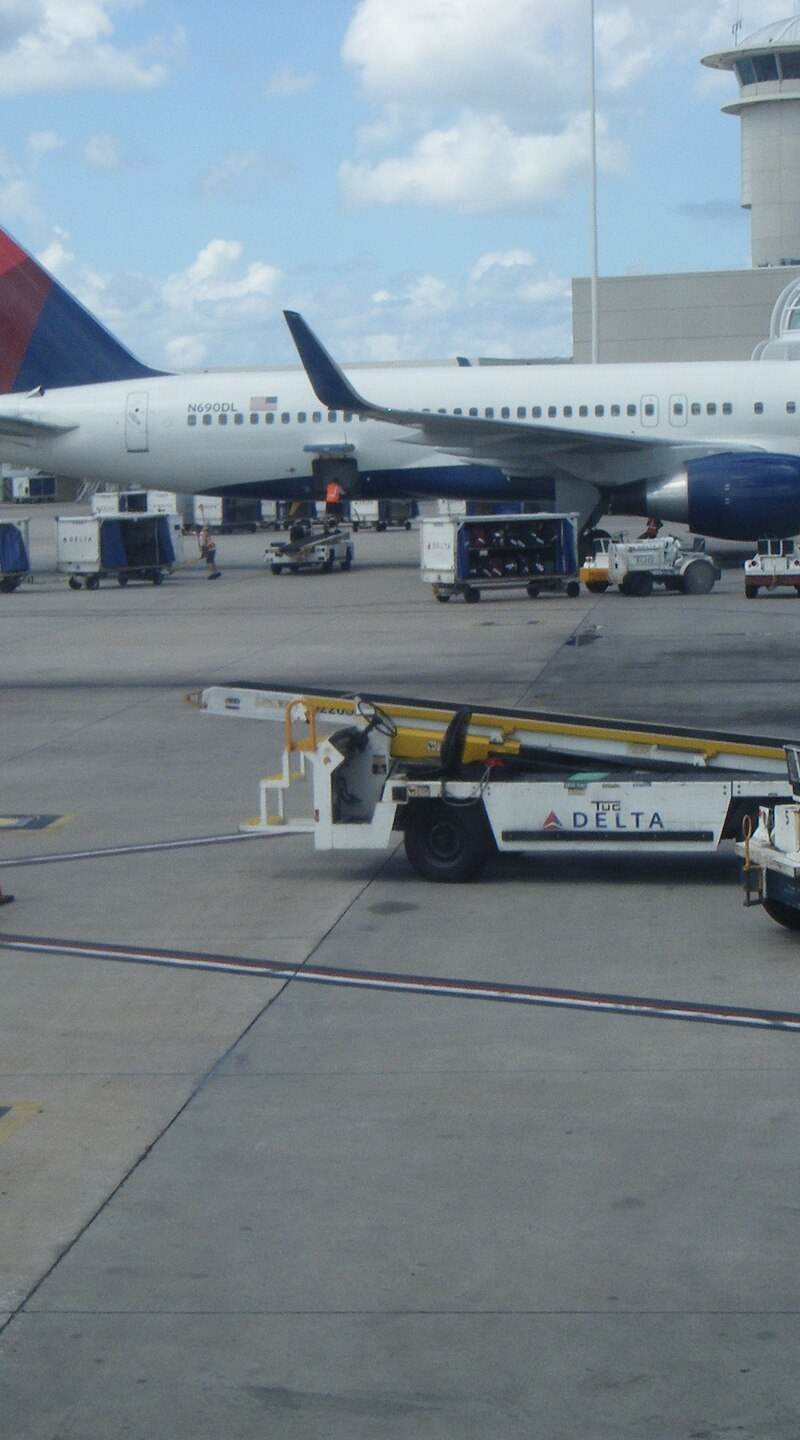 N690DL - Boeing