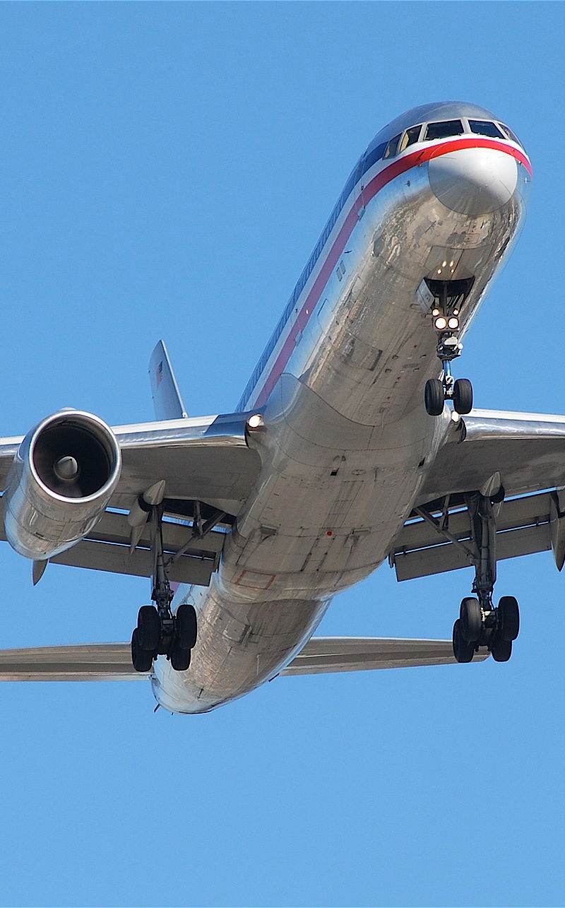 N692AA - Twin-engine aircraft