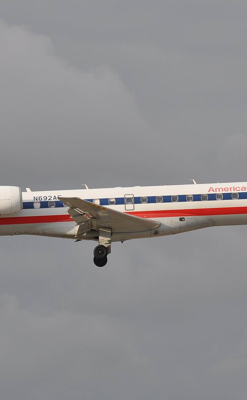 N692AE - Embraer