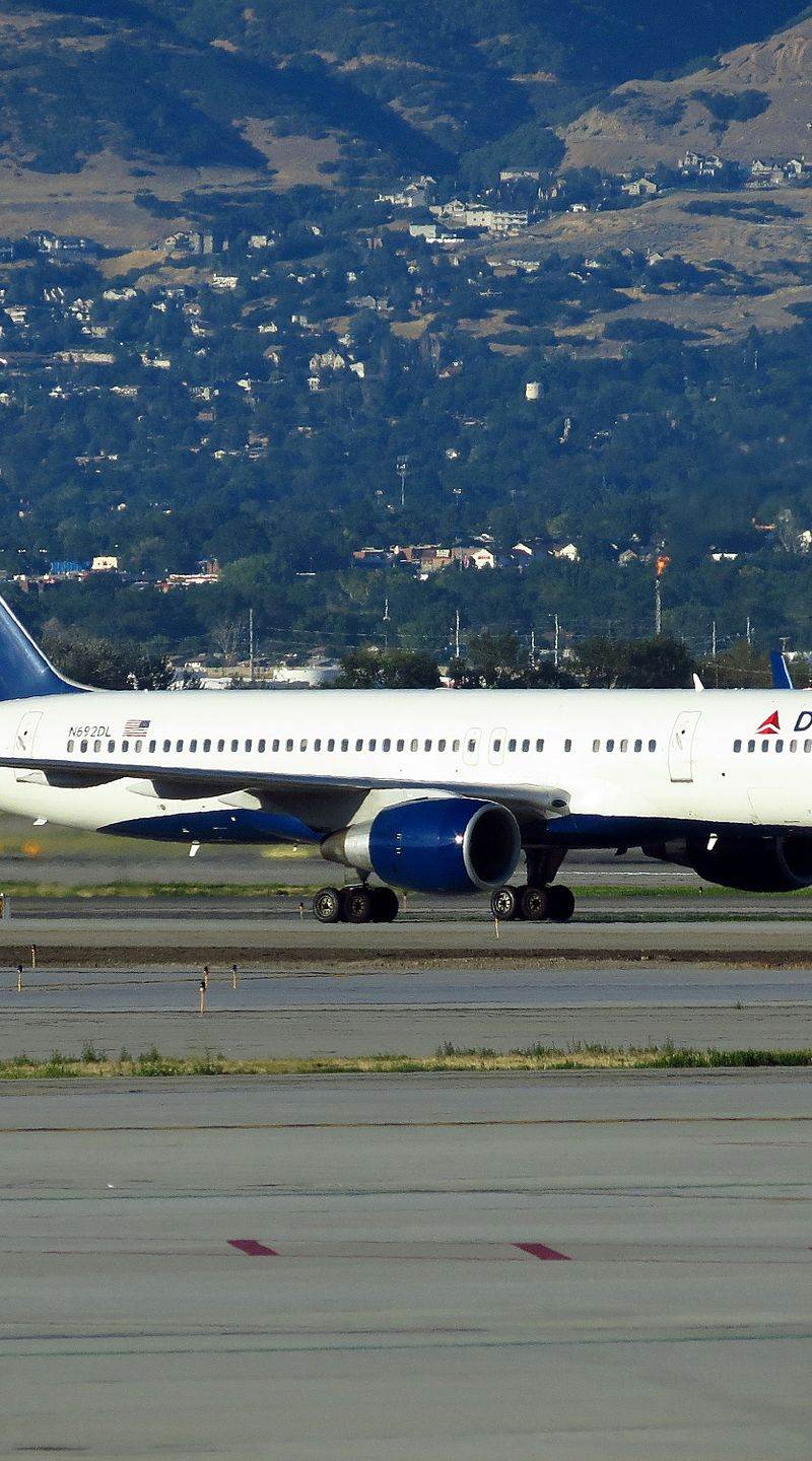 N692DL - Boeing