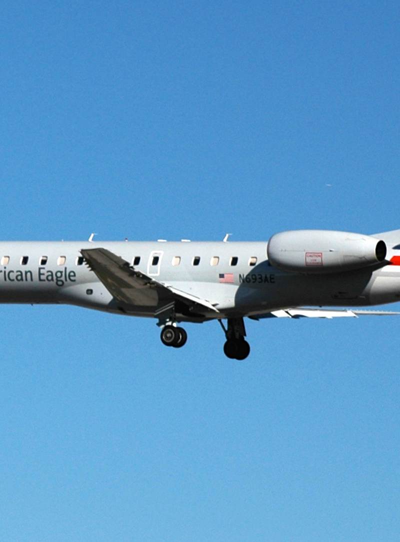 N693AE - Embraer