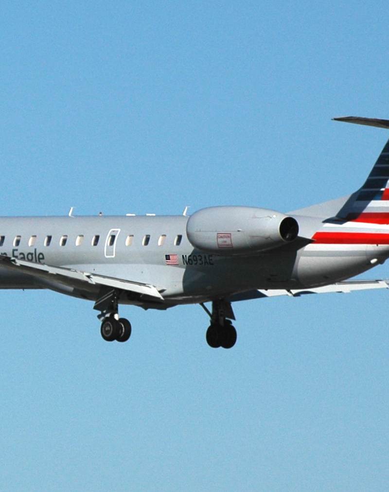 N693AE - Embraer
