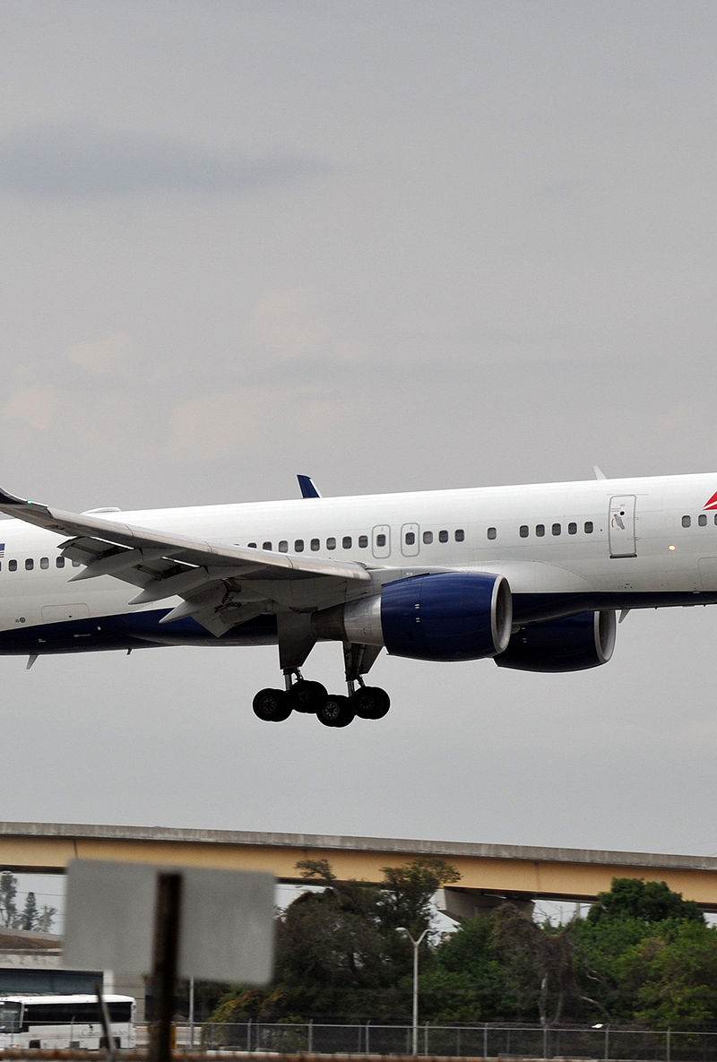 N693DL - Twin-engine aircraft